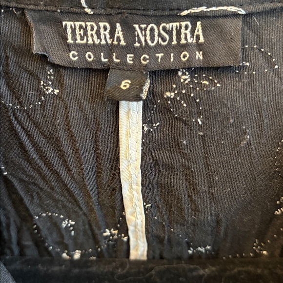 Vintage Terra Nostra Embroidered Black Fliral blouse size 6. - Picture 3 of 4